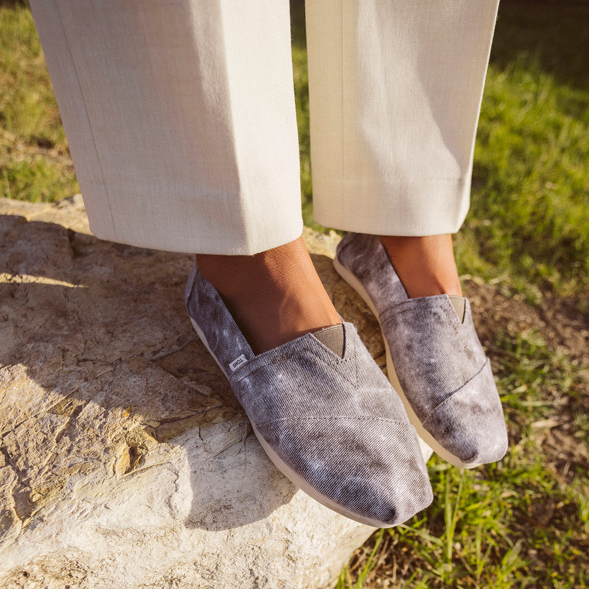 TOMS Girl's denim Sandals / sz 28 or 11 US | eBay